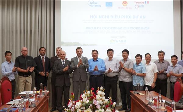 Cà Mau đẩy nhanh tiến độ thi công đê biển Tây