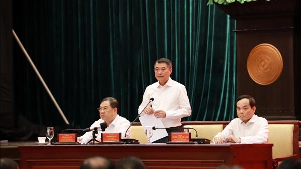 フン首相　ホーチミン市党委員会の常務委員会との会議に出席