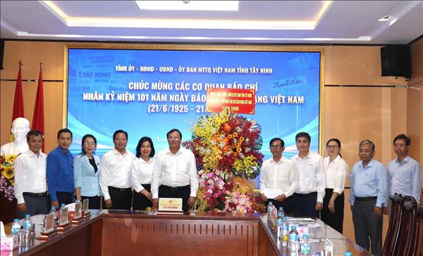 Đẩy mạnh chuyển đổi số, nâng cao hiệu quả hoạt động báo chí
