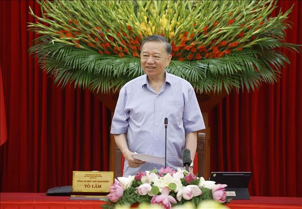 Top leader urges education sector to make fundamental shift in mindset