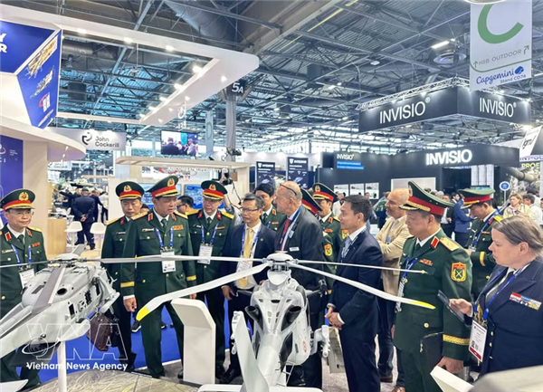 Le Vietnam promeut la coopération en matière de défense à Eurosatory 2026
