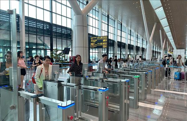 Vietravel Airlines expands route network during peak summer season