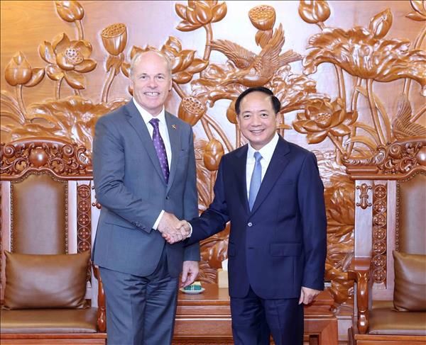 Việt Nam - Canada muốn mở rộng hợp tác báo chí, chống tin giả