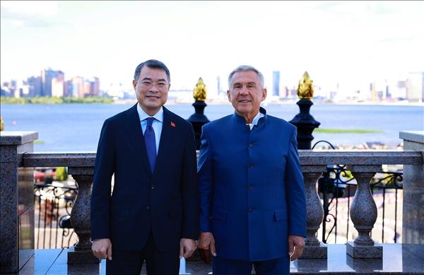 Vietnamese Prime Minister meets with Head of Republic of Tatarstan in Kazan