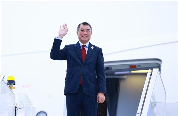 Premier vietnamita concluye con éxito su visita de trabajo a Rusia