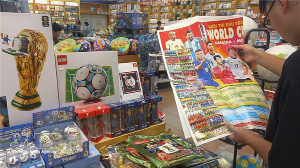 Jóvenes de Hanoi apuestan por una afición futbolística responsable en la Copa Mundial