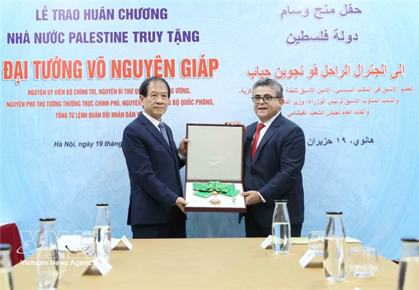 Efectúan acto de entrega póstuma de Orden del Estado de Palestina al general Vo Nguyen Giap