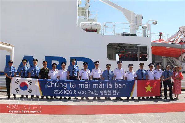 Buque de Guardia Costera de Vietnam visita Corea del Sur