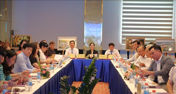 Đề xuất nhiều giải pháp thúc đẩy phát triển du lịch sông nước, miệt vườn