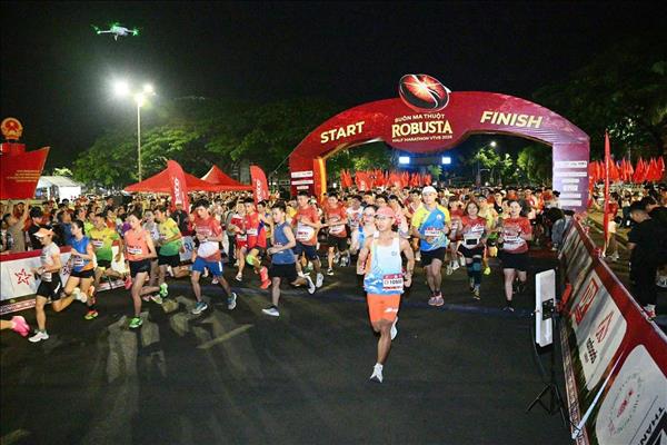 Gần 5.000 vận động viên tham gia giải chạy tại Buôn Ma Thuột