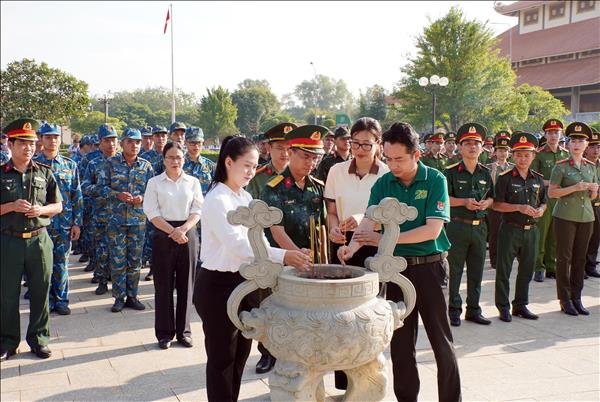 20 năm Hành quân xanh vì nhân dân phục vụ