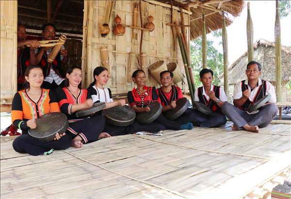 Khanh Hoa develops tourism products rooted in local culture, family experiences