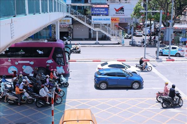 Thời tiết ngày 26/6: Nắng nóng gay gắt tiếp diễn ở miền Trung, Bắc Bộ mưa dông nhiều nơi
