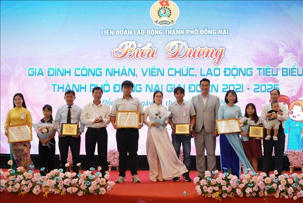 Biểu dương 51 gia đình hạnh phúc, tiêu biểu tại Đồng Nai