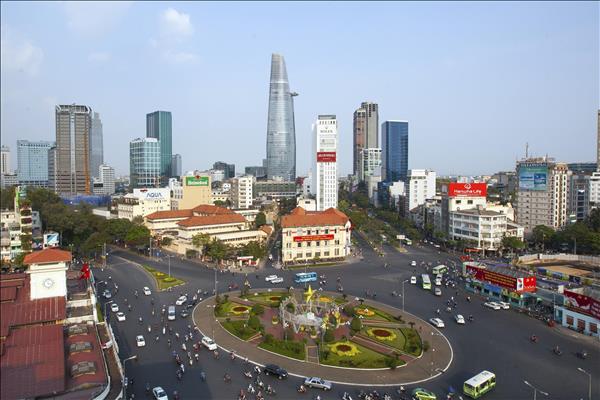 Từ trung tâm kinh tế đến trung tâm tài chính quốc tế