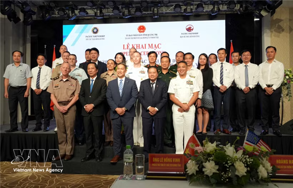 Vietnam y EE.UU. lanzan programa conjunto de asistencia humanitaria