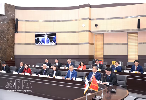 Le Vietnam et la République de Corée renforcent la formation aux semi-conducteurs et à lIA