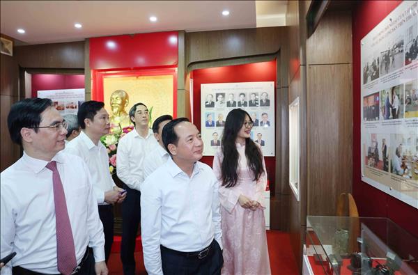 Trưởng Ban Tuyên giáo và Dân vận Trung ương: Xây dựng Tạp chí Cộng sản thực sự là cơ quan lý luận chính trị hàng đầu