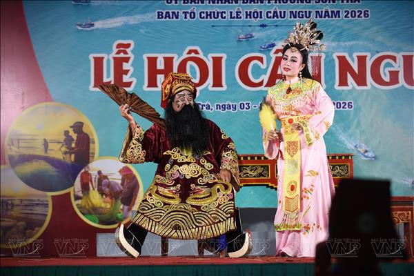 Đêm bên biển nghe thổn thức tiếng trống tuồng