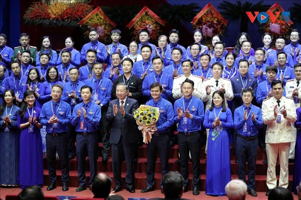 អគ្គលេខាបក្ស ប្រធានរដ្ឋ លោកតូ ឡឹម៖ កសាងយុវជនវៀតណាមដែលរៀនសូត្រពេញមួយជីវិត និងធ្វើជាម្ចាស់លើវិទ្យាសាស្ត្រនិងបច្ចេកវិទ្យា
