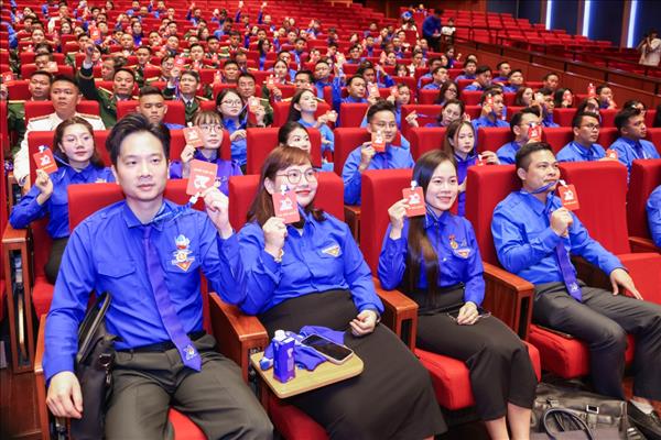 ກອ​ງ​ປະ​ຊຸມ​ໃຫຍ່​ຜູ້​ແທນ​ຊາວ​ໜຸ່ມ​ທົ່ວ​ປະ​ເທດ​ ຄັ້ງ​ທີ XIII: ວັນ​ບຸນ​ໃຫຍ່​ຂອງ​ໄວ​ໜຸ່ມ​ທົ່ວ​ປະ​ເທດ​ໄດ້​ເລີ່ມ​ຕົ້ນຂຶ້ນ​ຢ່າງ​ເປັນ​ທາງ​ການ