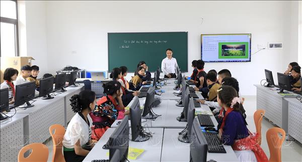 디지털 학교생활기록부 도입 확산...교육부, 관리규정 제정 방침