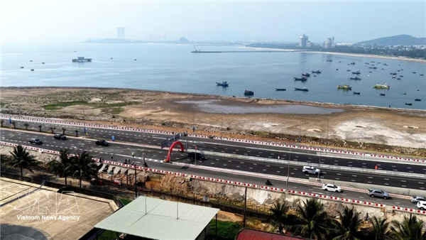 Khanh Hoa orienta el desarrollo del sector logístico