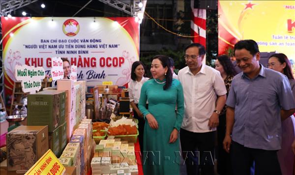 Ninh Bình khai mạc Tuần lễ trưng bày sản phẩm OCOP và nông sản an toàn