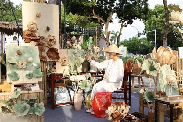 Hanoi festival celebrates cultural heritage of lotus