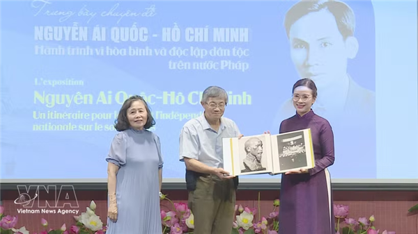 越南在法国举行纪念胡志明主席赴海外寻找救国之路115周年的系列活动