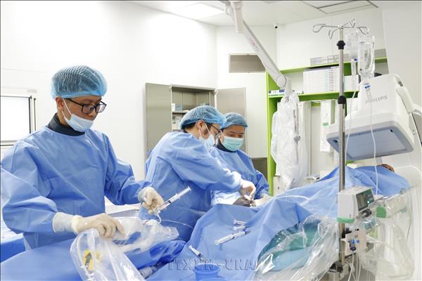 Bệnh viện Bạch Mai cơ sở 2 thực hiện thành công 5 ca can thiệp mạch vành