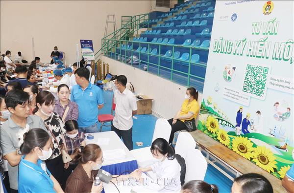 Ngày hội Trao sức khỏe công nhân - Vì một Việt Nam khỏe mạnh