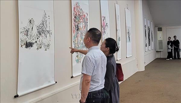 漓江画派中国画精品东盟国家巡展（越南站）开展