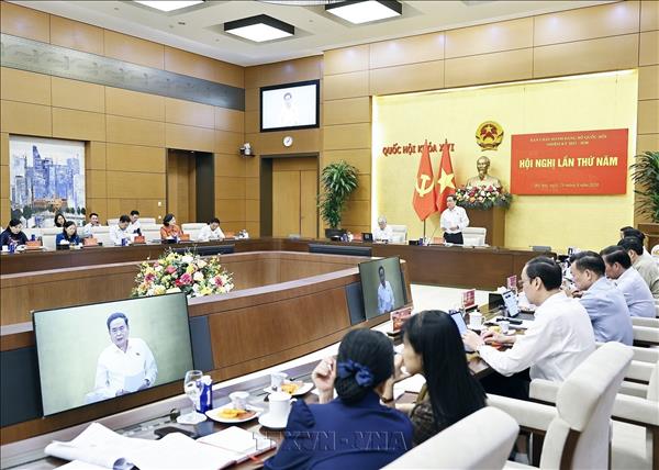 Chủ tịch Quốc hội Trần Thanh Mẫn: Tiếp tục thể hiện vai trò trung tâm trong thể chế hóa chủ trương của Đảng