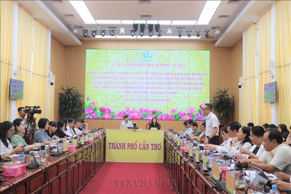 Đẩy mạnh phân cấp và chuyển đổi số trong cải cách thủ tục hành chính