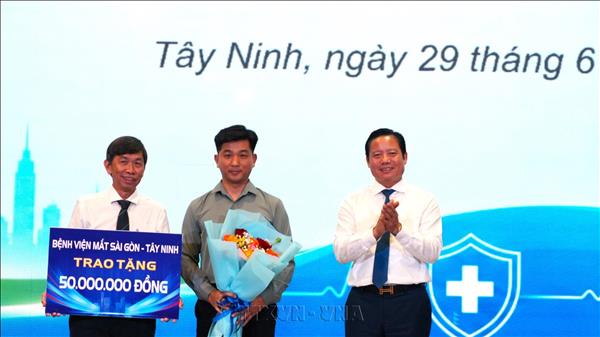 Mở chiến dịch 90 ngày đêm khám sức khỏe miễn phí đến từng người dân