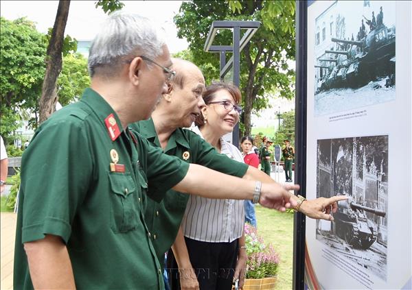 Photo exhibition showcases Ho Chi Minh Citys 50 years of growth