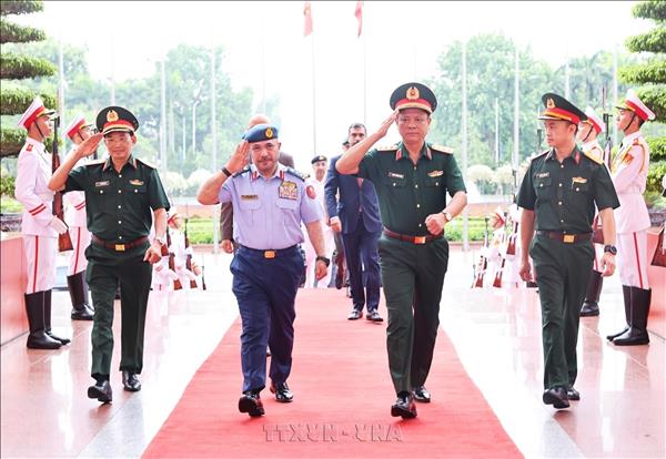 Vietnam, UAE sign MoU on defence industry cooperation