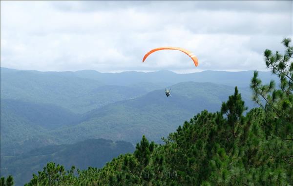 A Paragliding Adventure Over Da Lats Rooftops