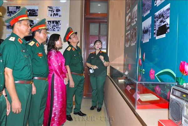 Khai mạc Triển lãm chuyên đề 80 năm tiếp bước dưới quân kỳ