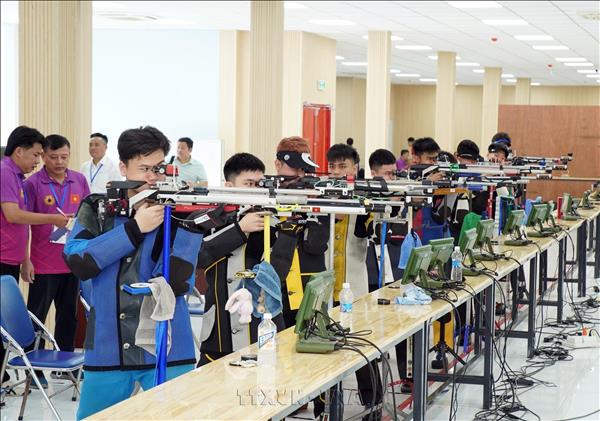 Tuyển chọn và bồi dưỡng lực lượng vận động viên bắn súng trẻ