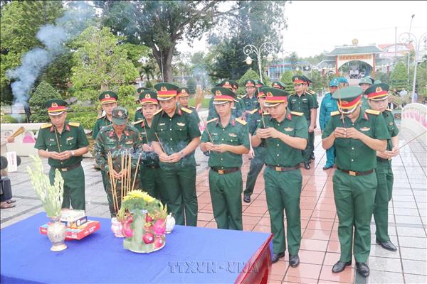 Chiến dịch 500 ngày đêm: Bàn giao 670 mẫu sinh phẩm hài cốt liệt sĩ đi giám định ADN