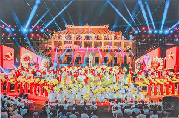 50 năm Tp. Hồ Chí Minh qua triển lãm ảnh ngoài trời