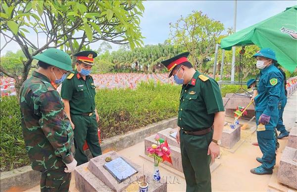 Bảo đảm tiến độ, chất lượng lấy mẫu ADN tại Nghĩa trang Liệt sĩ Ba Dốc, Quảng Trị