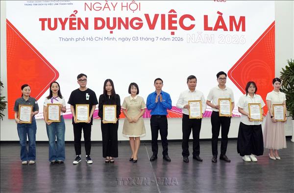 Mở rộng cơ hội việc làm cho sinh viên, người lao động trẻ