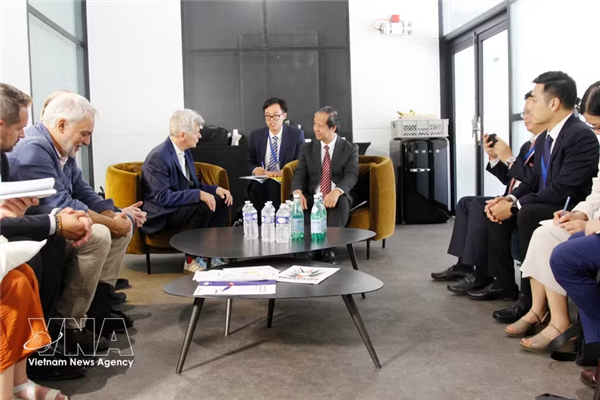 越南出席法国共产党第四十次代表大会