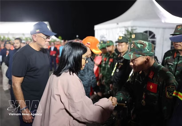 委内瑞拉表彰国际救援队，致越共中央总书记、国家主席苏林感谢信