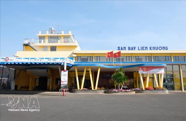 Vietnam Airlines et Vietjet Air reprennent 91 vols vers laéroport de Liên Khuong