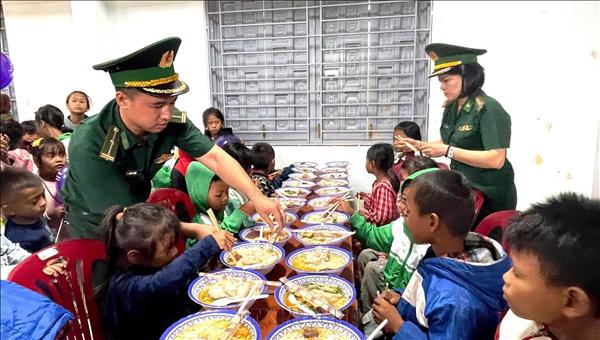 Kết nối yêu thương, nâng bước em tới trường