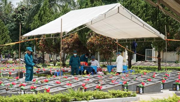 Campagne des 500 jours et nuits : une course contre la montre pour redonner un nom aux soldats morts pour la Patrie